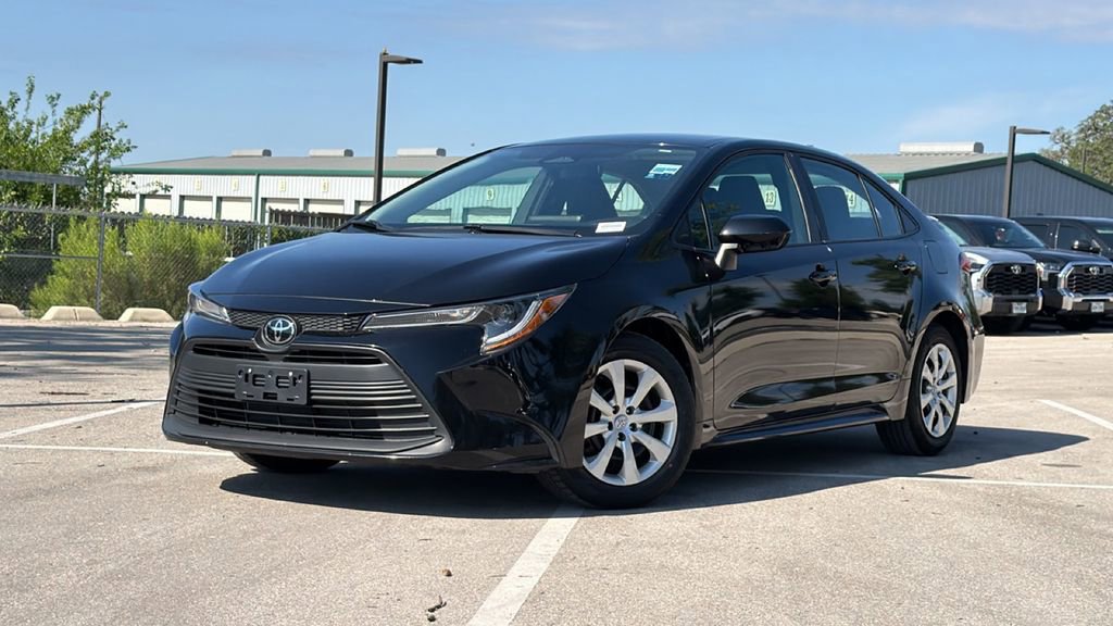 Certified 2025 Toyota Corolla LE FWD image 41