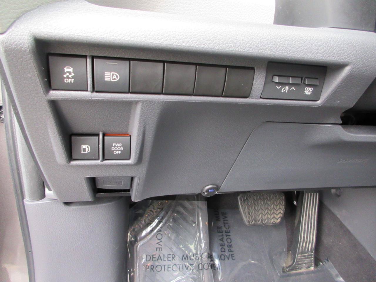 Used 2024 Toyota Sienna Limited AWD image 51