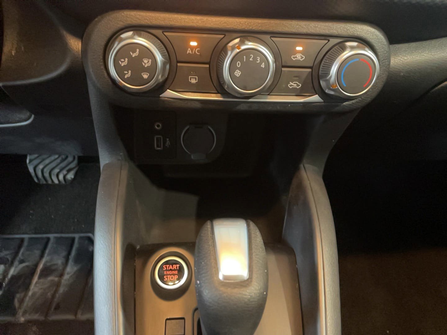 Used 2024 Nissan Kicks S FWD image 12