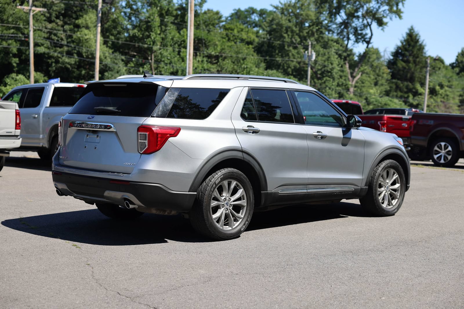 Certified 2023 Ford Explorer Limited w/ Limited Technology Package AWD/4WD image 5