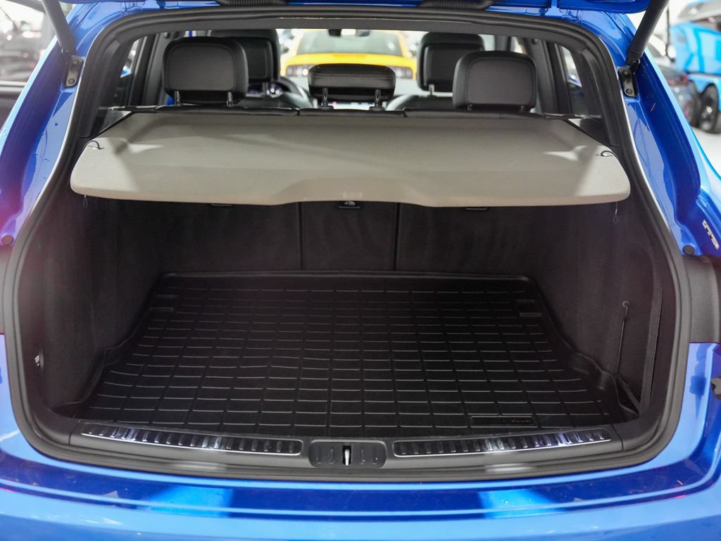 Used 2020 Porsche Macan AWD/4WD image 42