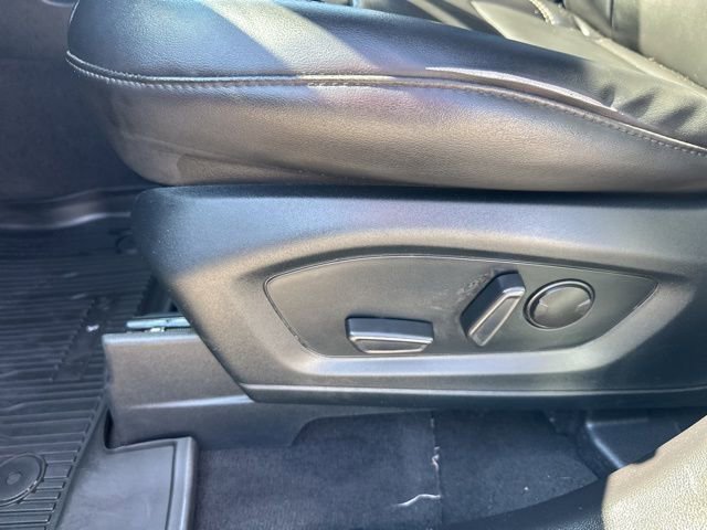 Used 2022 Ford Explorer XLT w/ Equipment Group 202A image 13