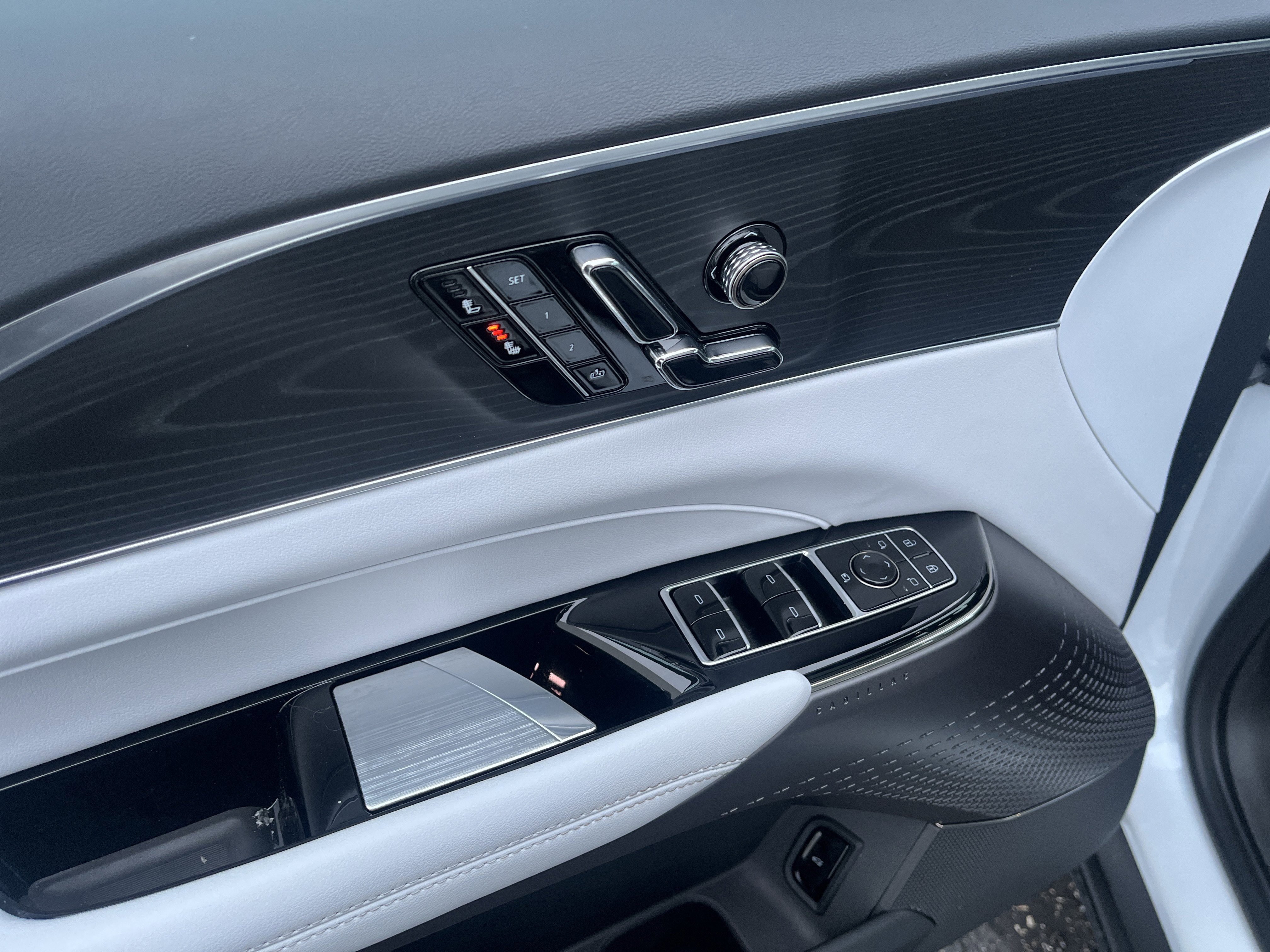 Used 2025 Cadillac Lyriq Luxury image 11