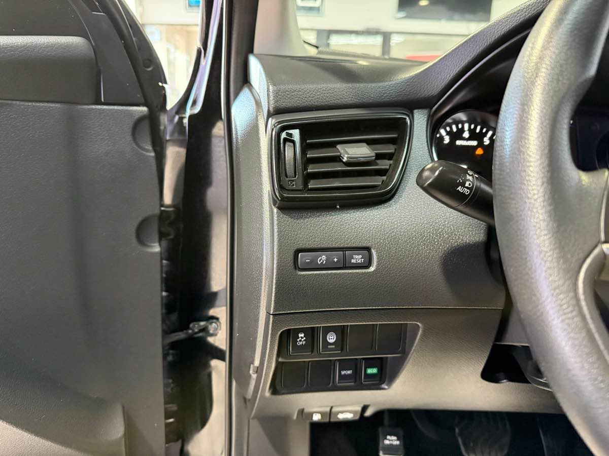 Used 2021 Nissan Rogue Sport S FWD image 16