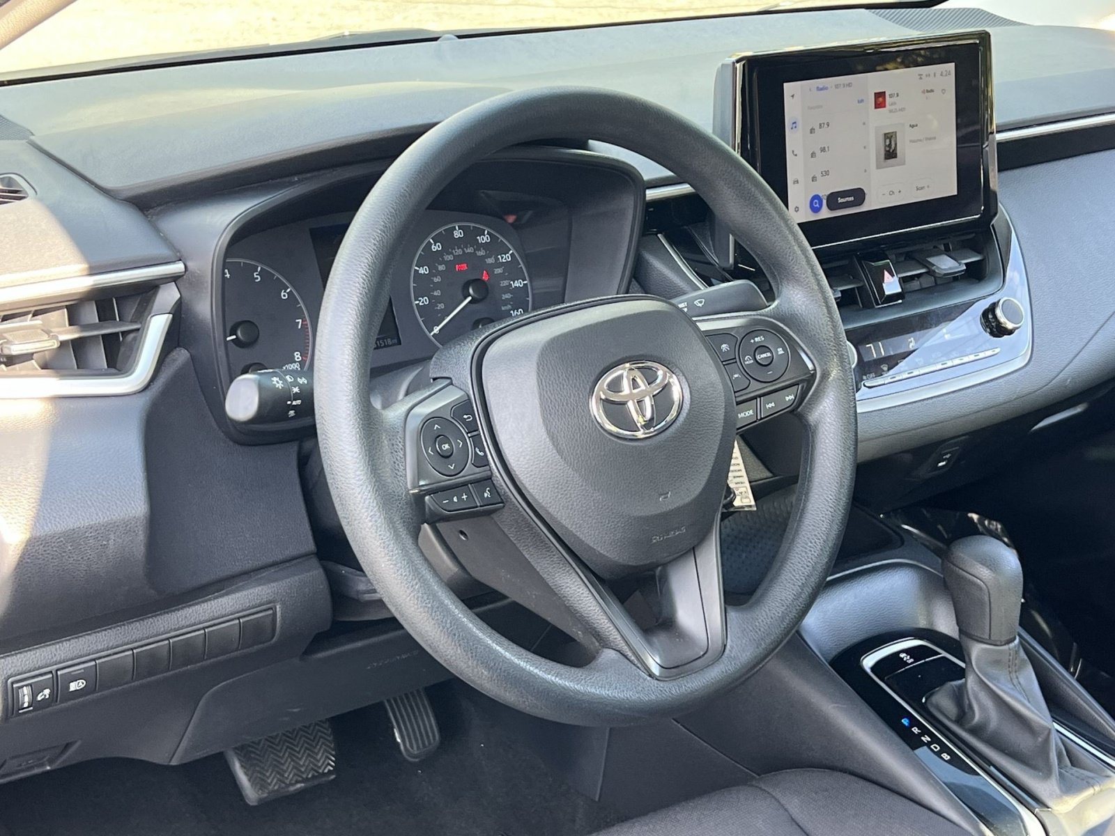 Used 2024 Toyota Corolla LE FWD image 15