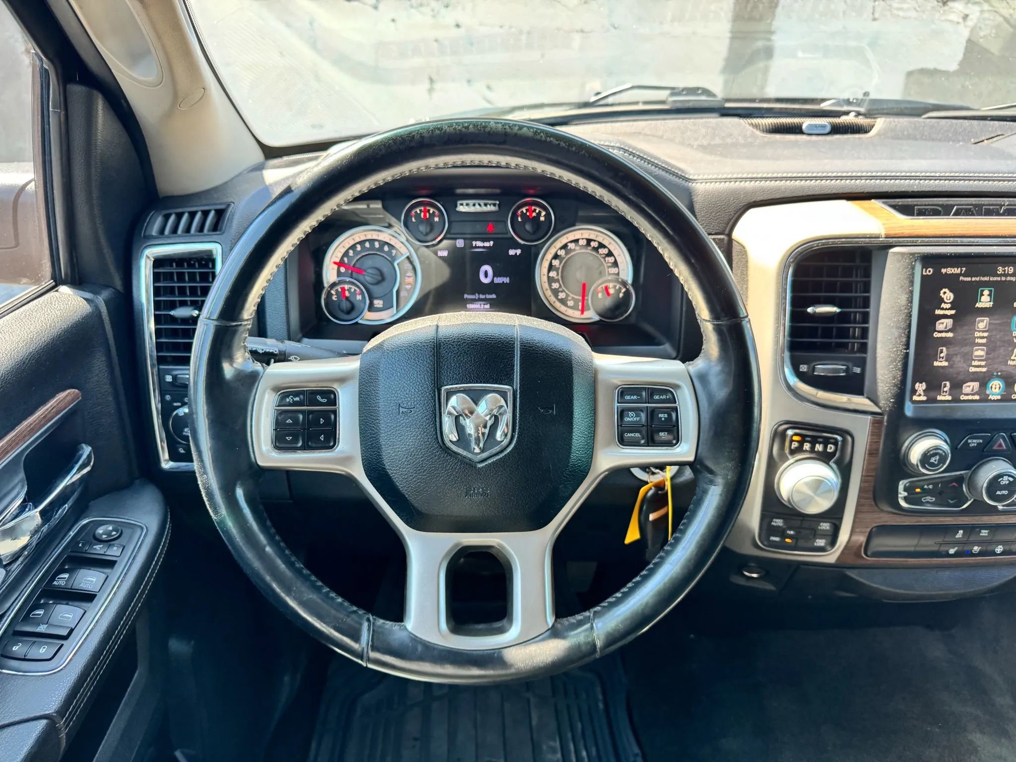 Used 2017 RAM 1500 Laramie image 23