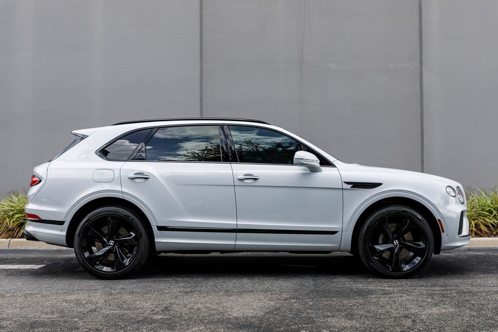 Used 2023 Bentley Bentayga AWD/4WD image 6