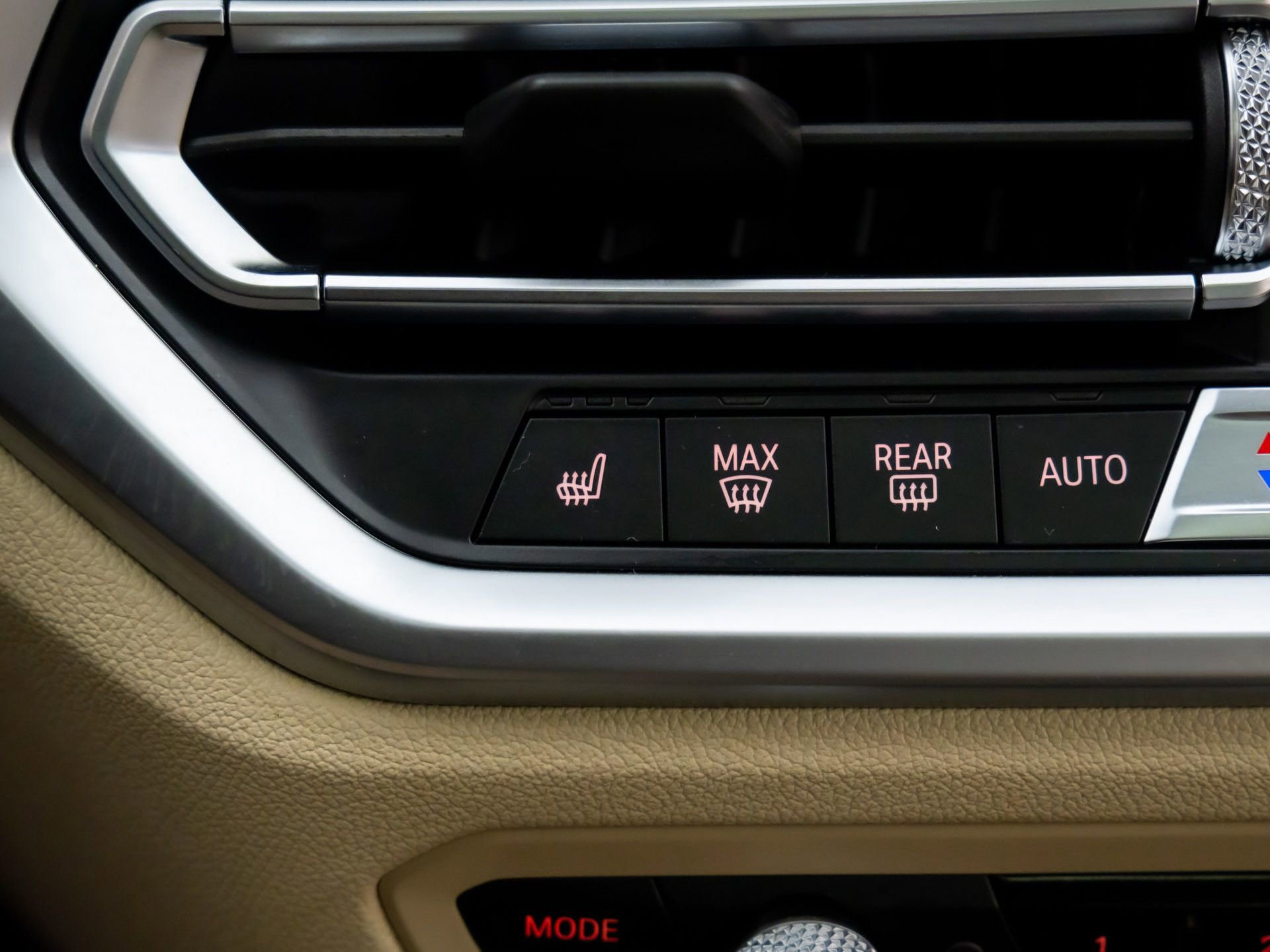 Used 2020 BMW 330i xDrive Sedan w/ Driving Assistance Package image 25