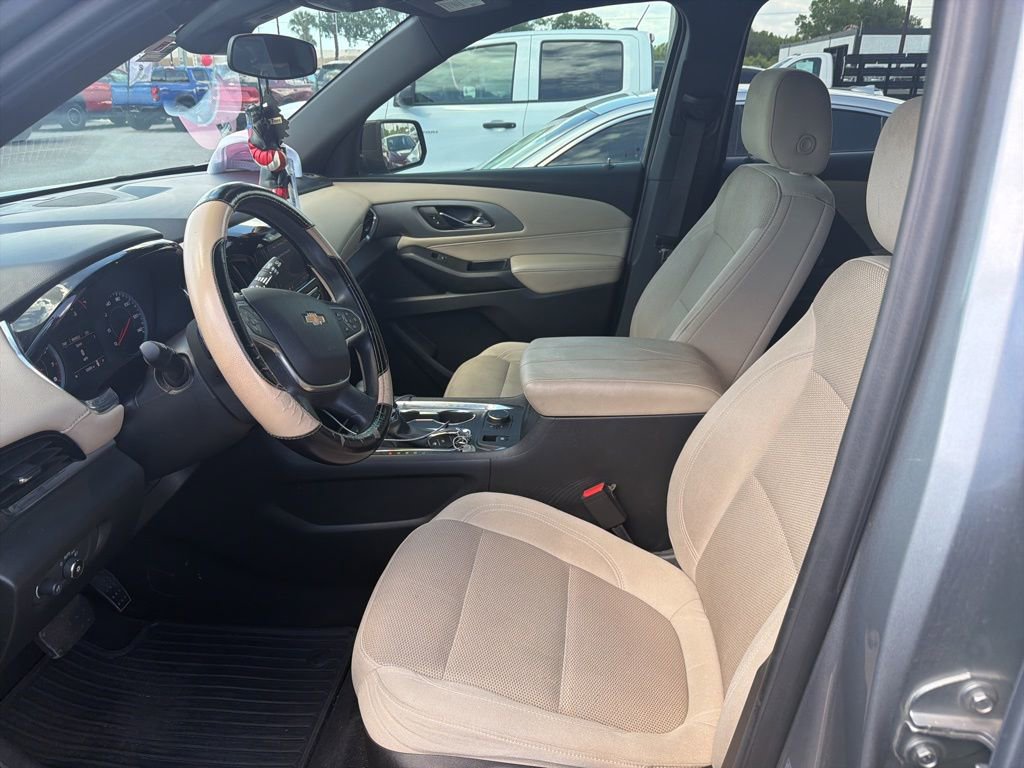 Used 2023 Chevrolet Traverse LS FWD image 14