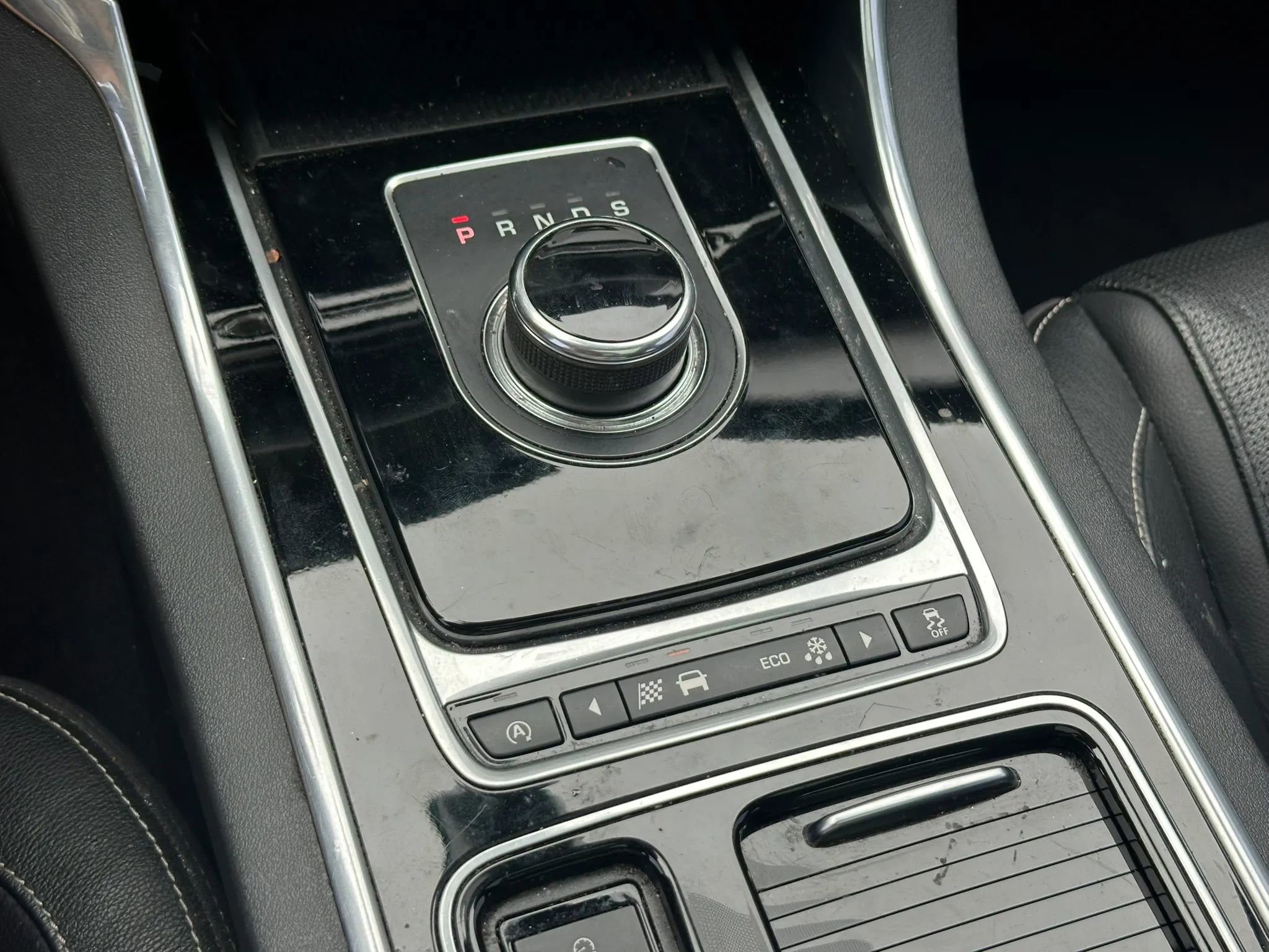 Used 2017 Jaguar XF R-Sport AWD/4WD image 40