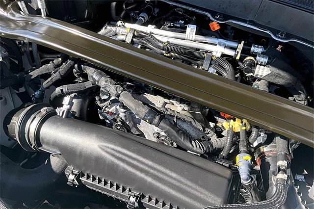 Used 2025 Ford Explorer ST-Line w/ ST-Line Street Pack image 32