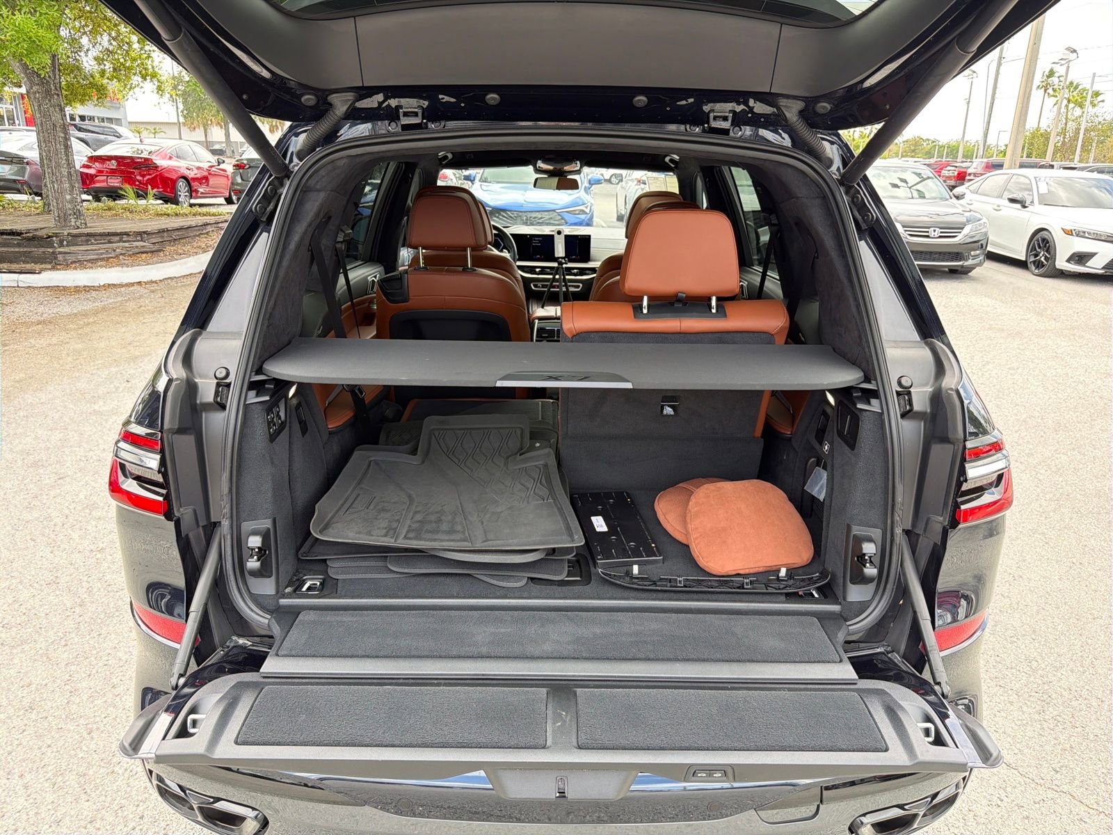 Used 2023 BMW X7 M60i w/ Executive Package AWD/4WD image 30