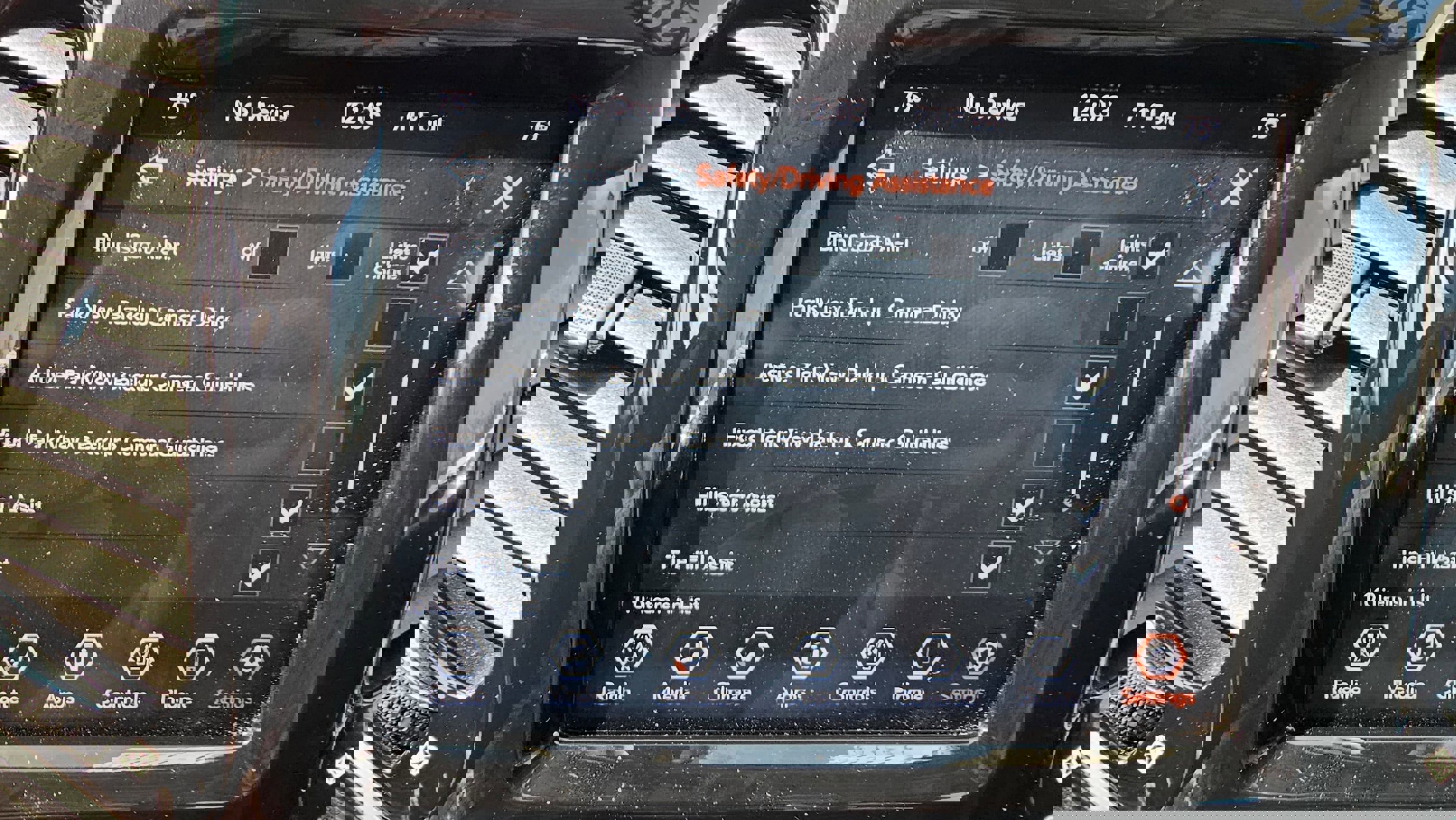 Used 2020 Jeep Cherokee Limited image 35