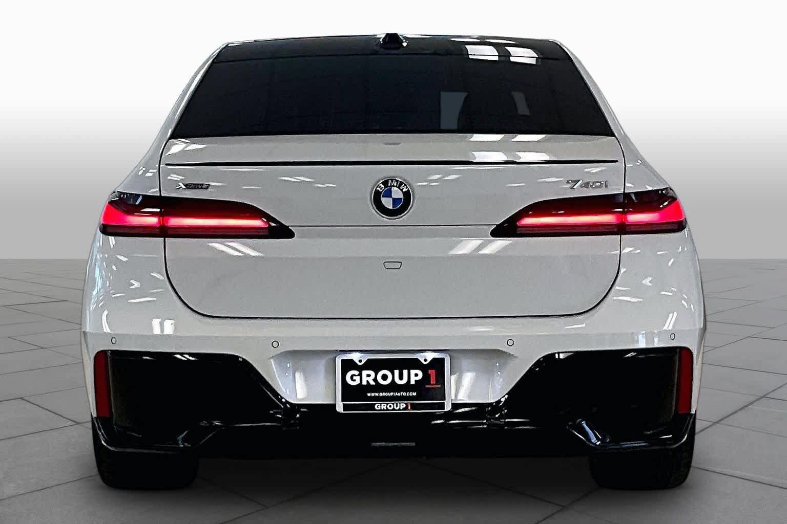 Used 2026 BMW 740i xDrive AWD/4WD image 4
