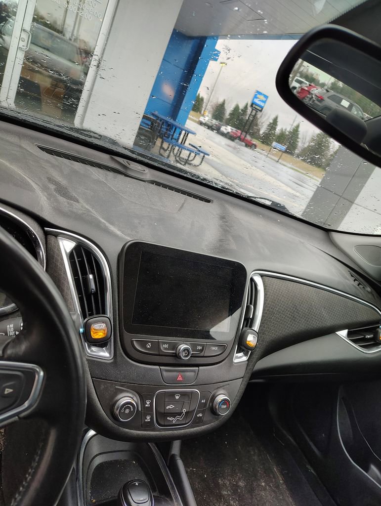 Used 2016 Chevrolet Malibu LT FWD image 9