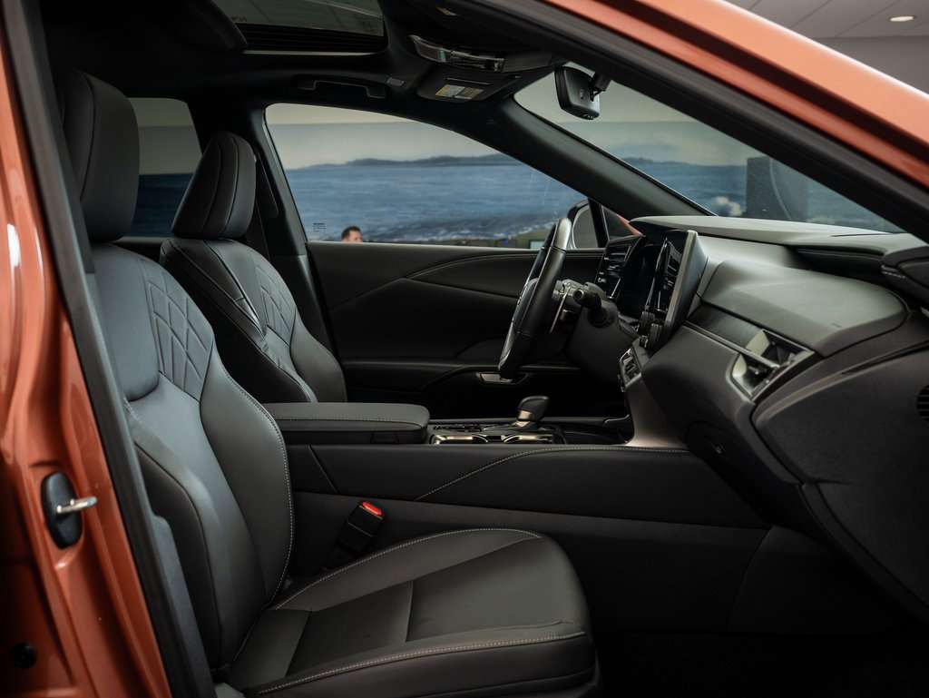 Certified 2024 Lexus RX 350h w/ Convenience Package image 24