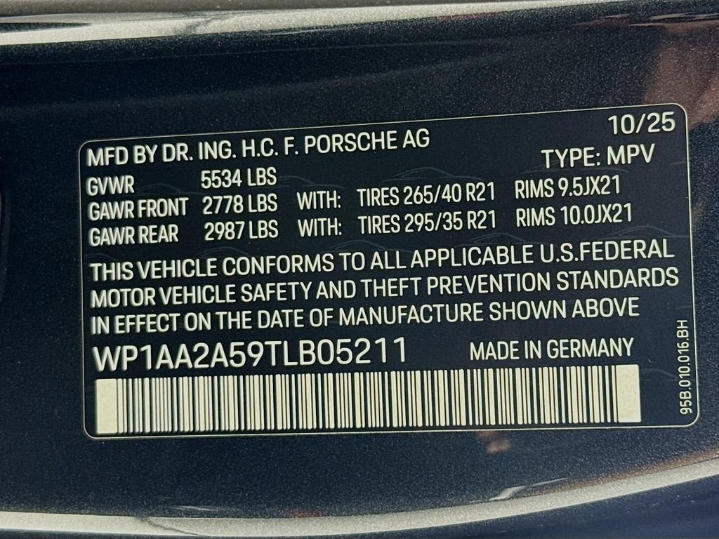 New 2026 Porsche Macan AWD/4WD image 34