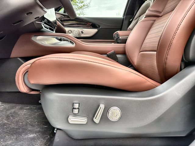 New 2026 Lincoln Nautilus Reserve AWD/4WD image 12