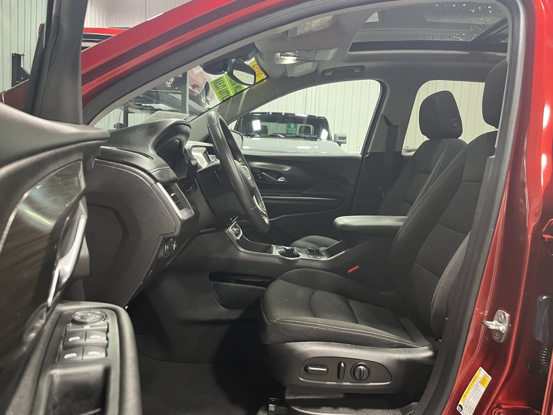 Certified 2024 GMC Terrain SLE w/ Driver Convenience Package image 12