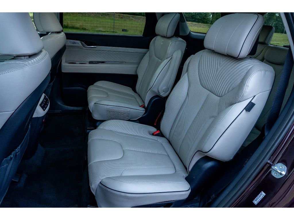 Used 2024 Hyundai Palisade Calligraphy image 16