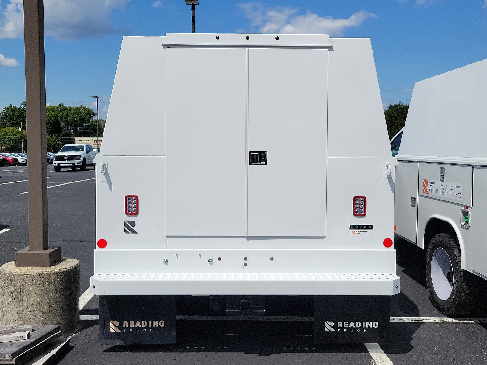 Used 2024 Ford F550 4x4 Regular Cab Super Duty image 5