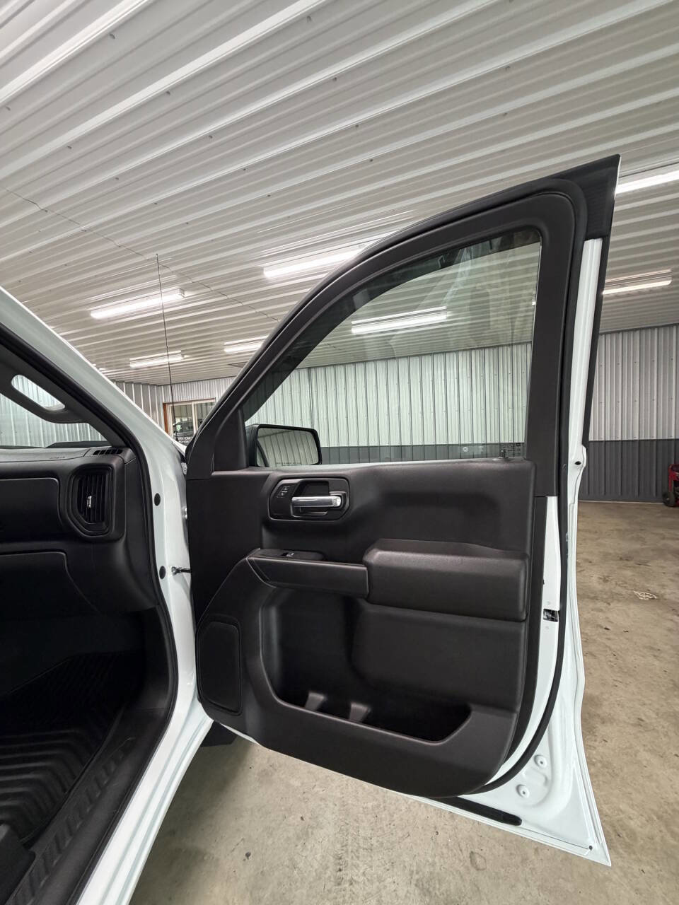 Used 2023 Chevrolet Silverado 1500 Custom Trail Boss w/ LPO, Dark Essentials Package AWD/4WD image 37