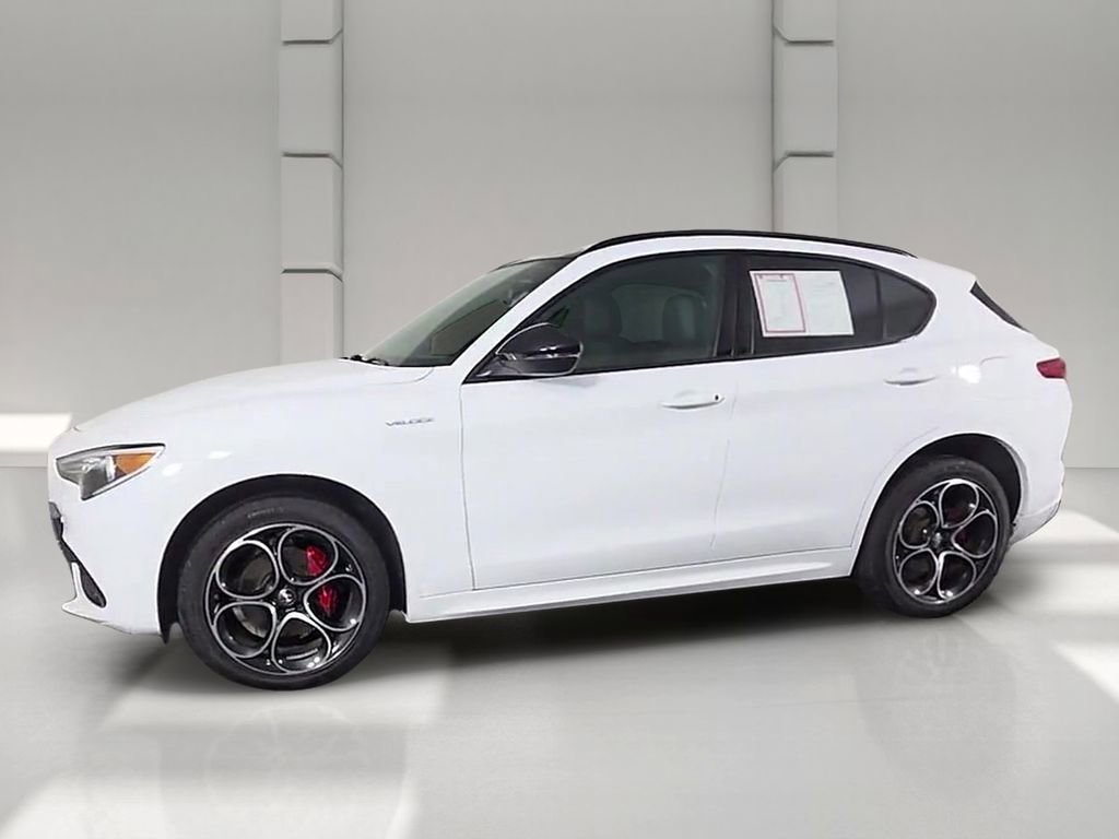 Used 2023 Alfa Romeo Stelvio Veloce AWD/4WD image 47