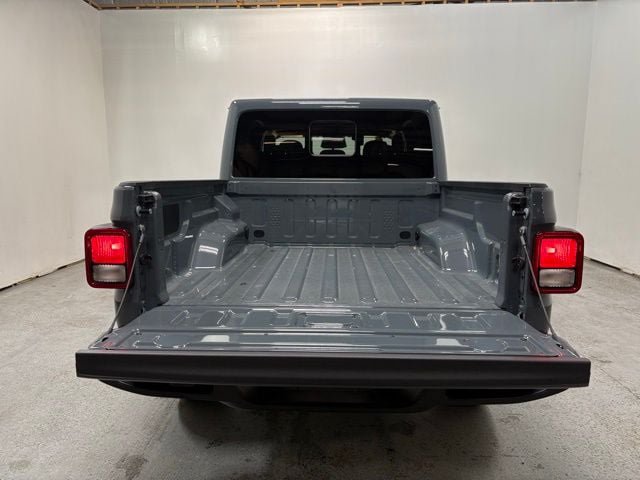 New 2026 Jeep Gladiator Sport AWD/4WD image 8