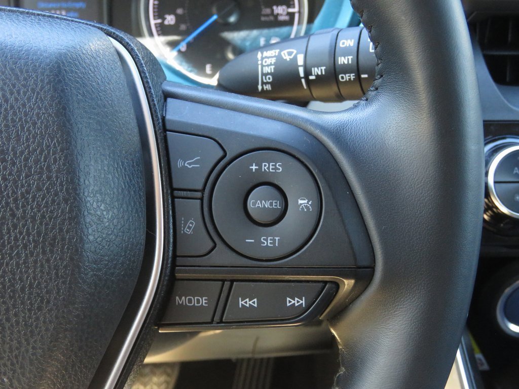 Used 2022 Toyota Venza LE image 24