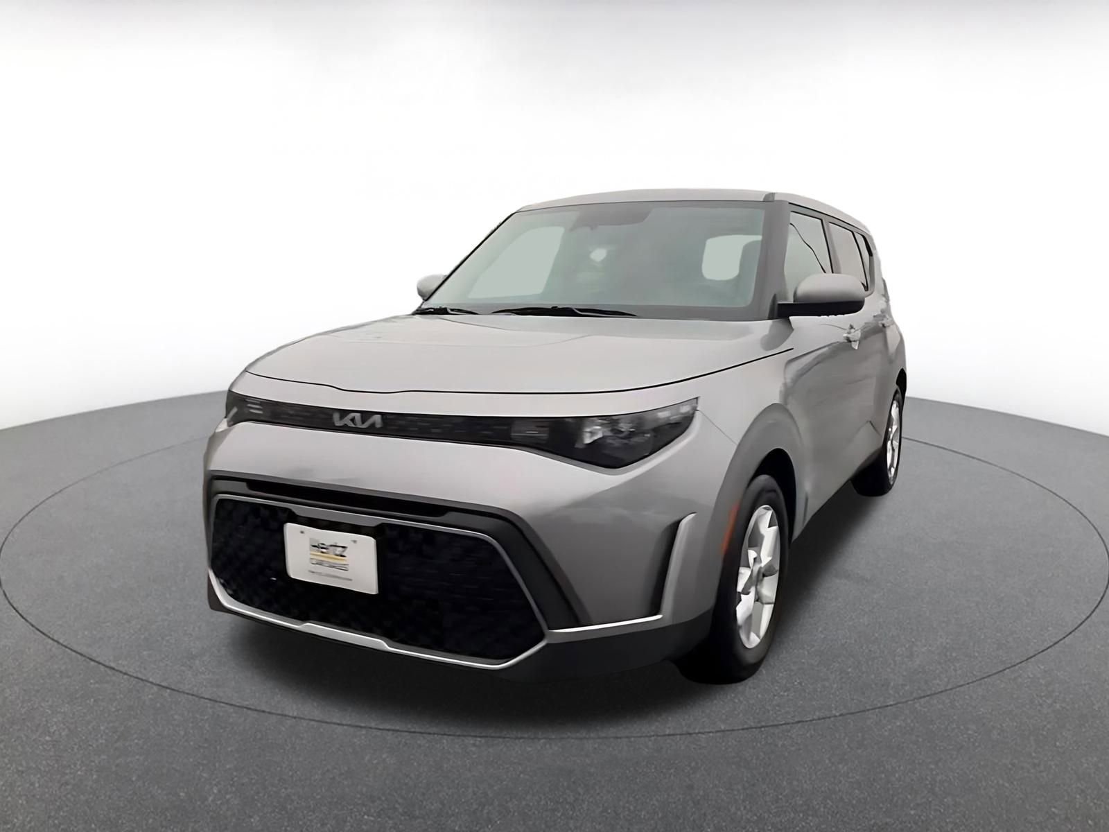 Used 2025 Kia Soul LX w/ LX Technology Package FWD image 7