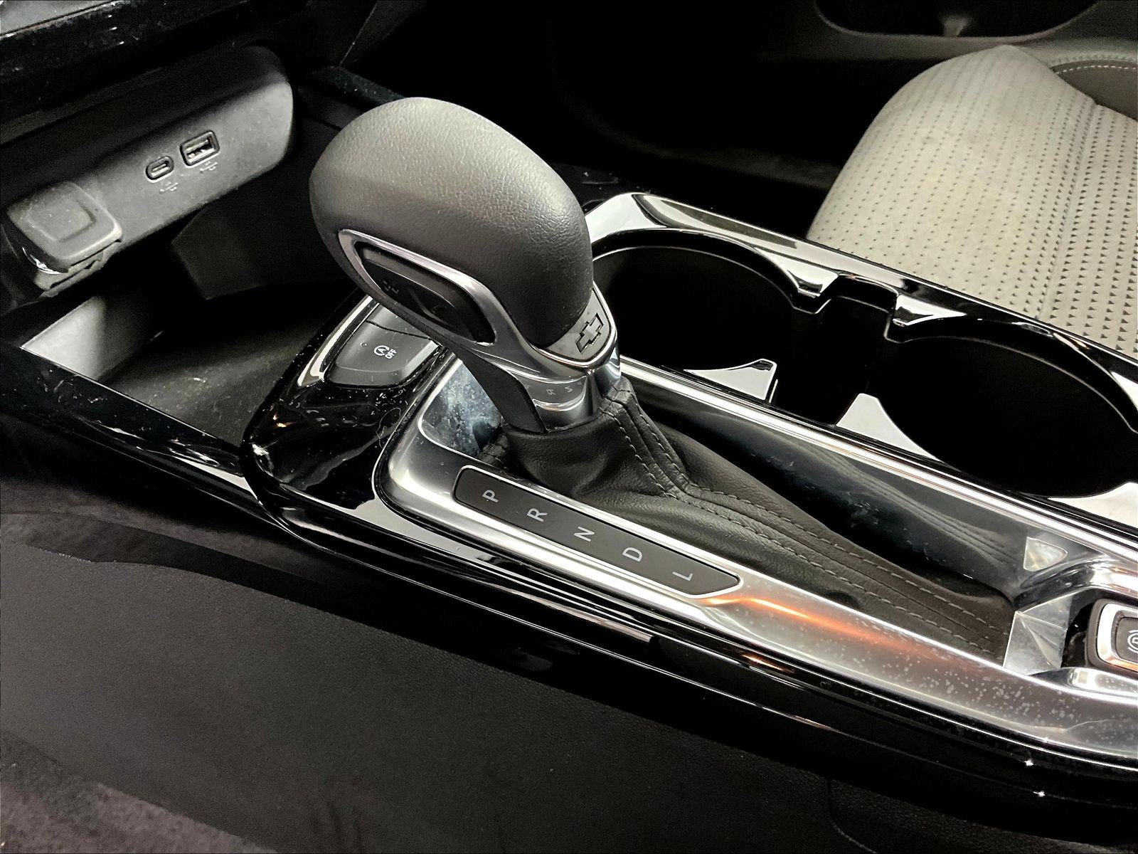 Used 2025 Chevrolet Trax LT FWD image 15