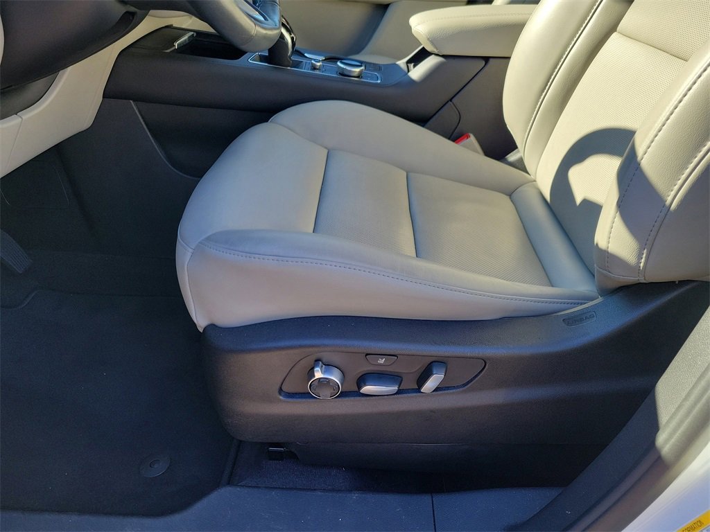 Used 2023 Cadillac XT4 Premium Luxury image 23