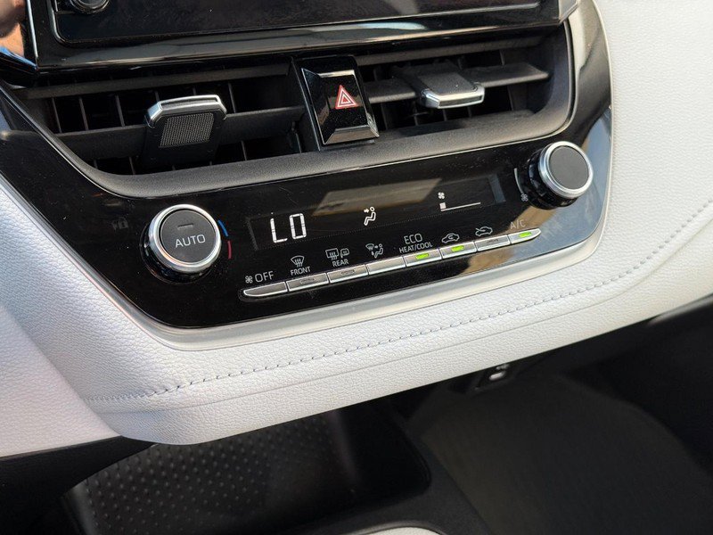 Used 2023 Toyota Corolla SE w/ SE Premium Package FWD image 27