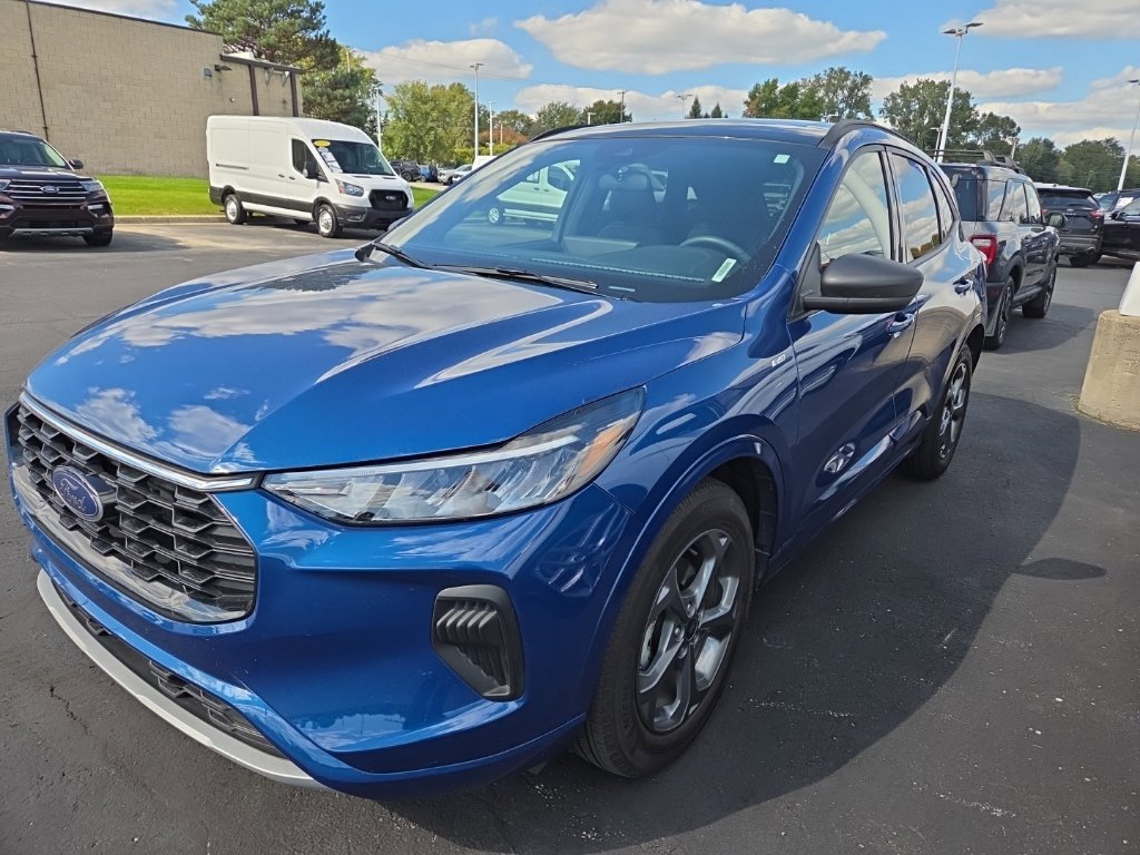 Certified 2023 Ford Escape ST-Line w/ Tech Pack #1 AWD/4WD image 1