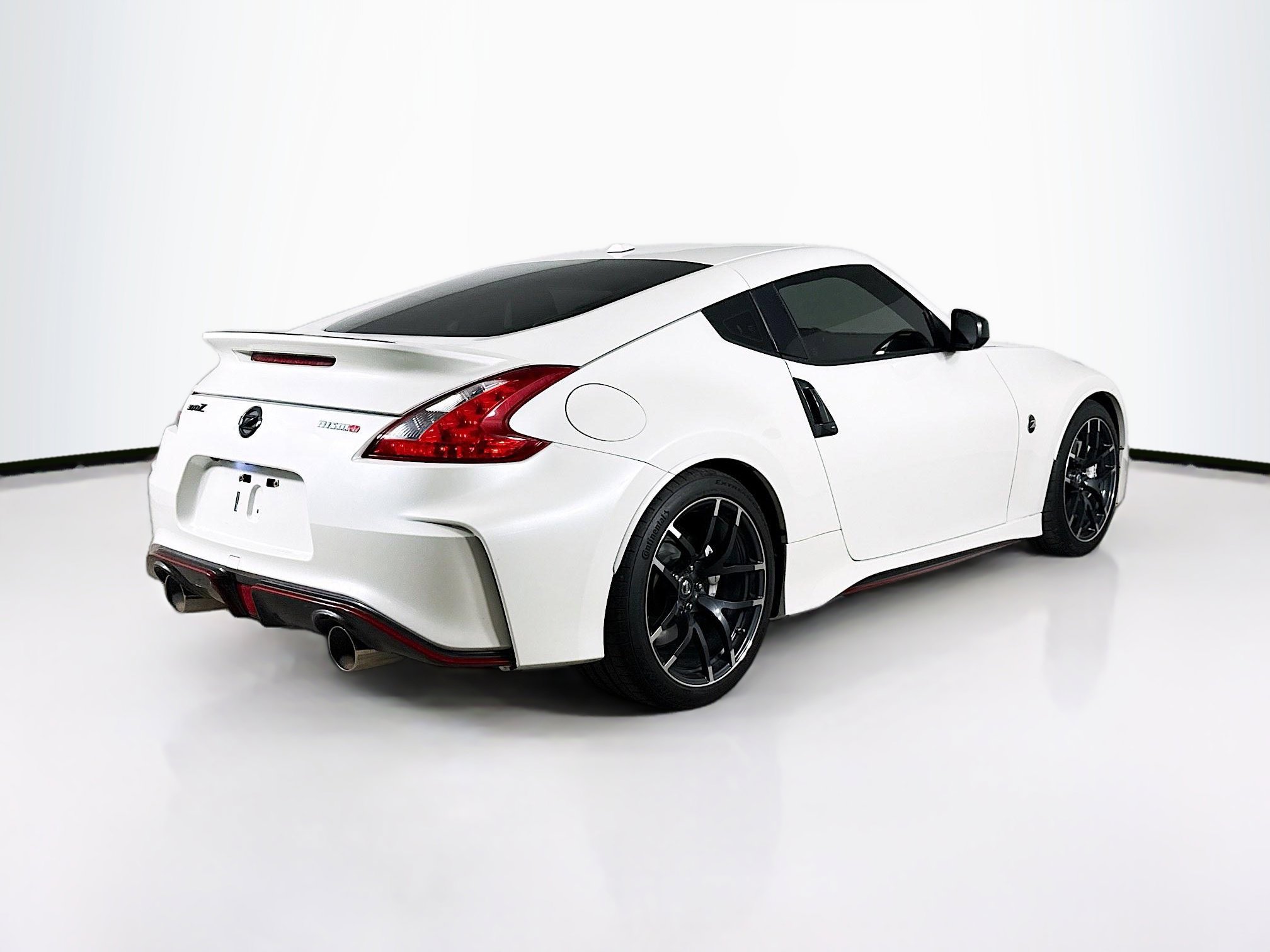 Used 2015 Nissan 370Z NISMO image 29