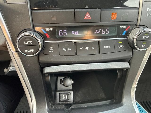 Used 2015 Toyota Camry XLE FWD image 13