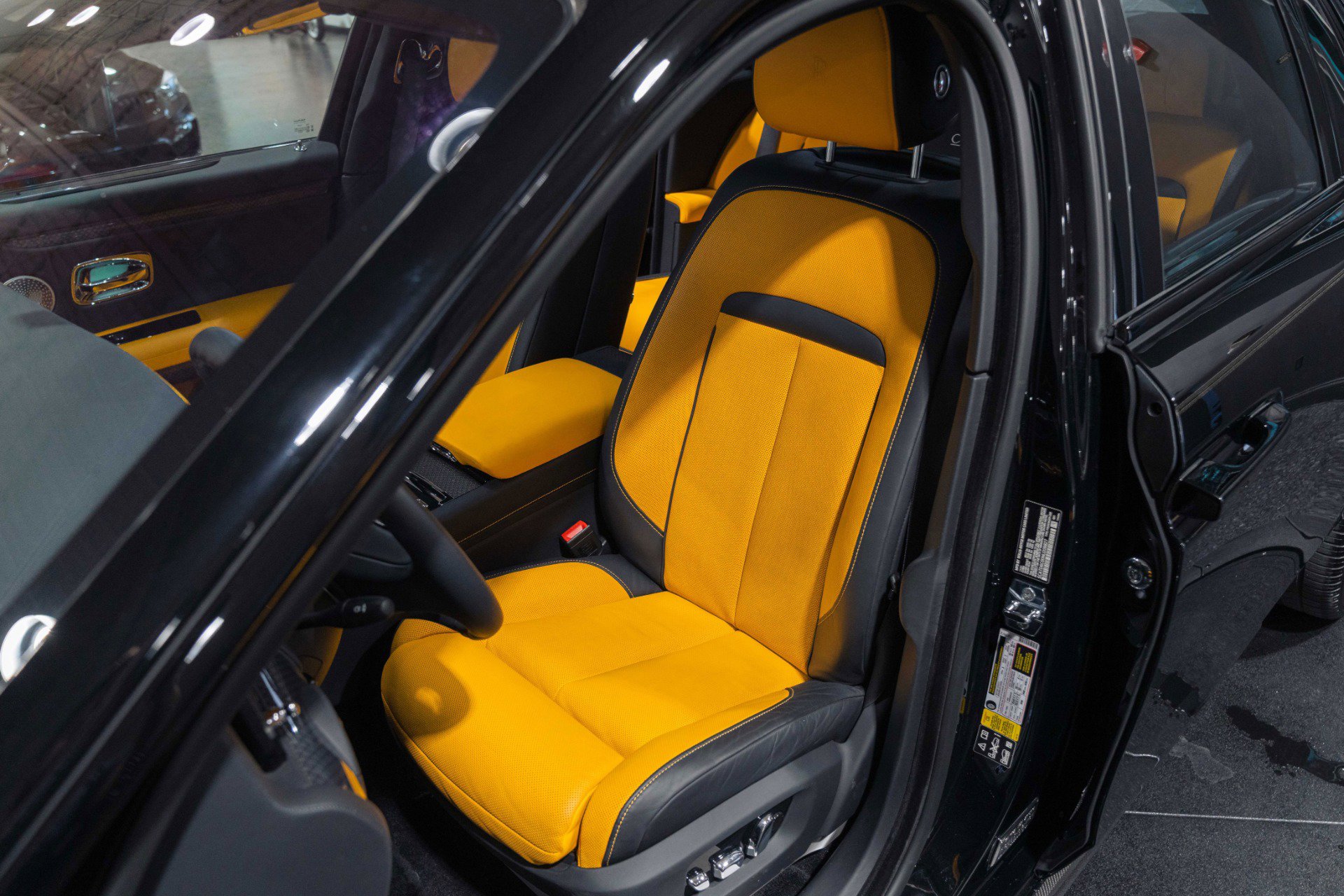 Used 2022 Rolls-Royce Ghost Black Badge image 19