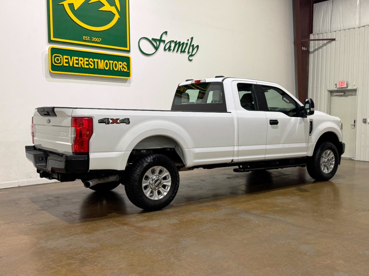 Used 2022 Ford F250 XL w/ Power Equipment Group AWD/4WD image 8