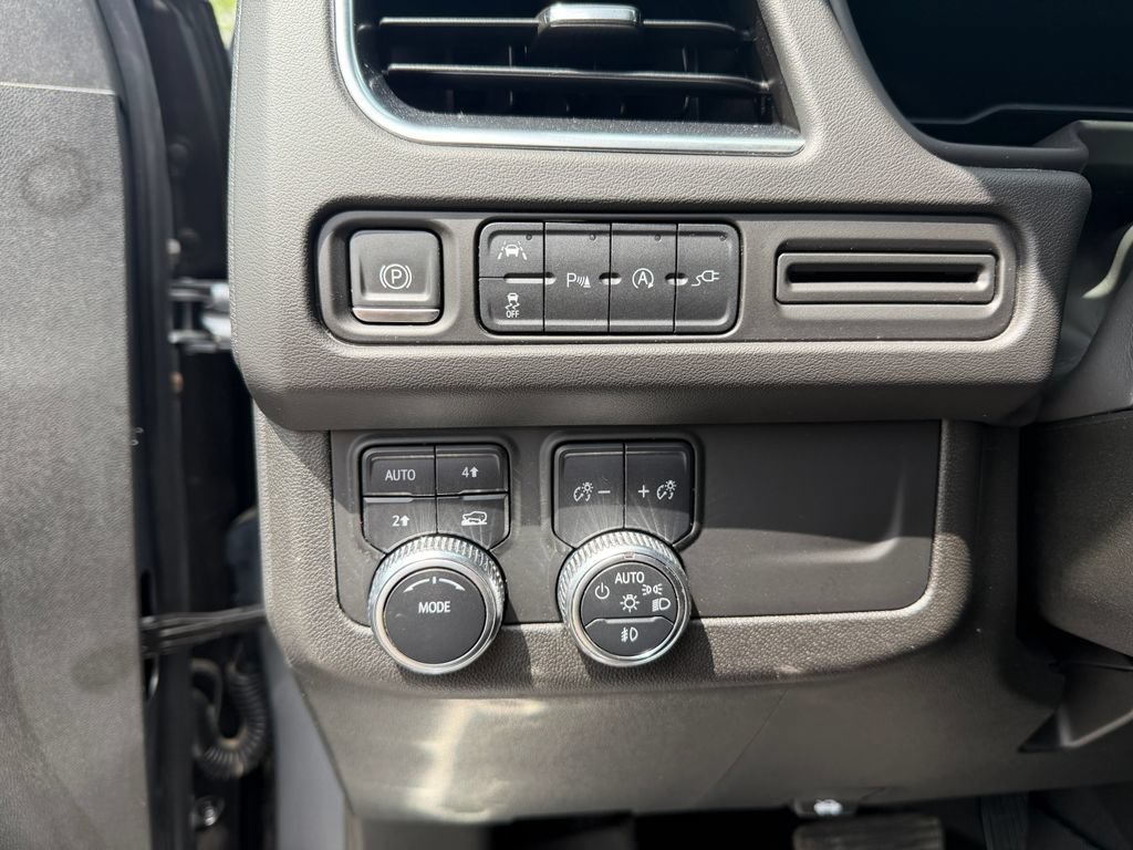 Used 2022 GMC Yukon SLT AWD/4WD image 18