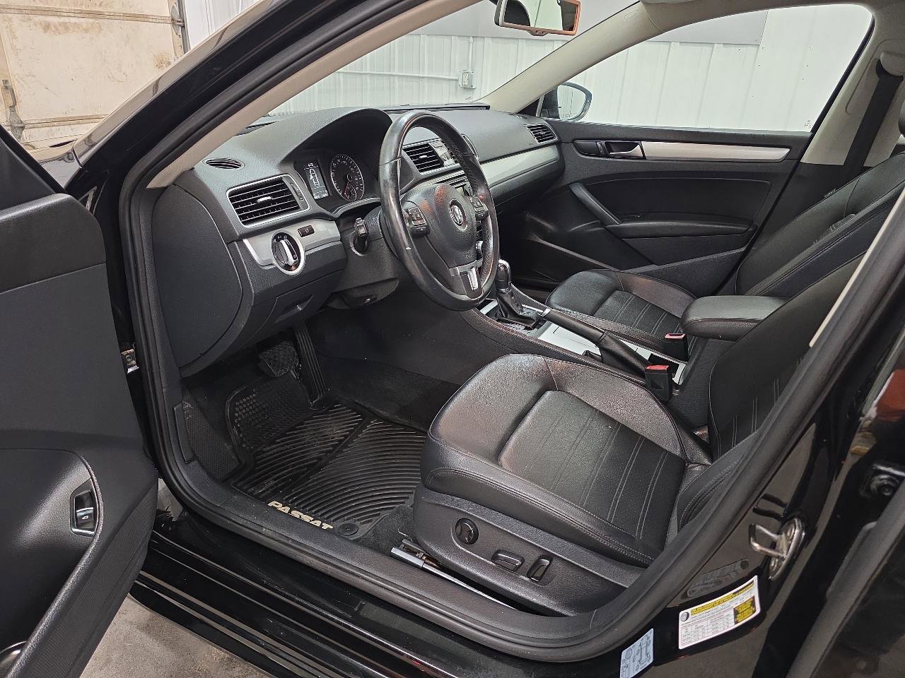 Used 2012 Volkswagen Passat 3.6 SE image 20