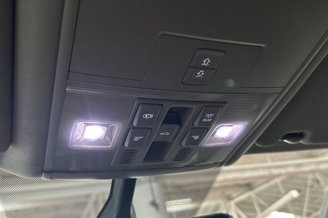 Certified 2023 Volkswagen Atlas SE w/ Panoramic Sunroof Package FWD image 40