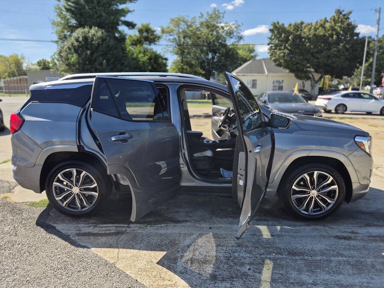 Used 2019 GMC Terrain Denali w/ Driver Alert Package II AWD/4WD image 21