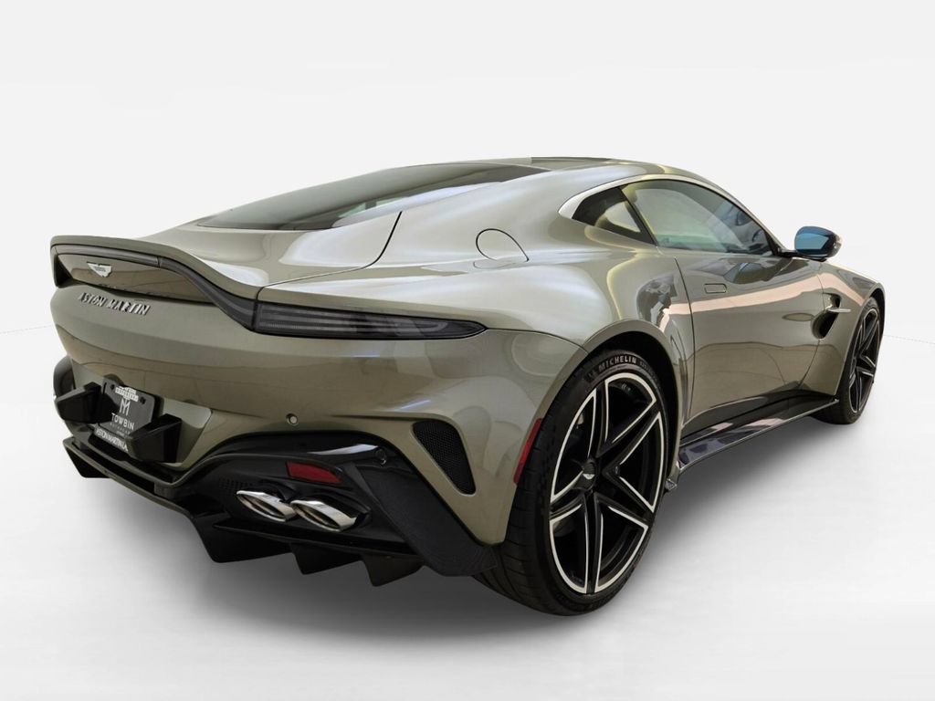 Used 2025 Aston Martin V8 Vantage Coupe RWD image 9