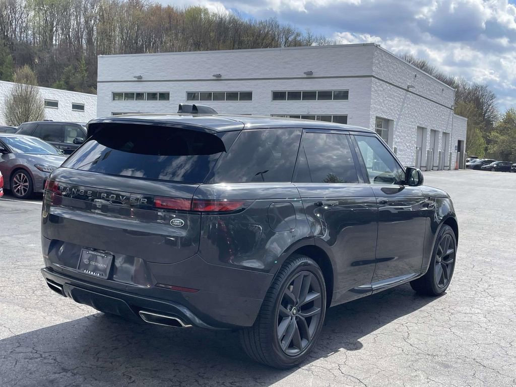 Used 2023 Land Rover Range Rover Sport SE Dynamic image 5