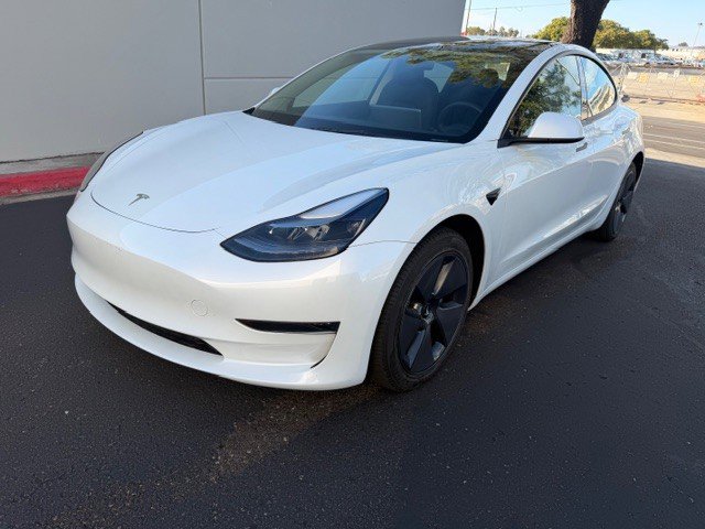 Used 2023 Tesla Model 3 Standard Range image 1