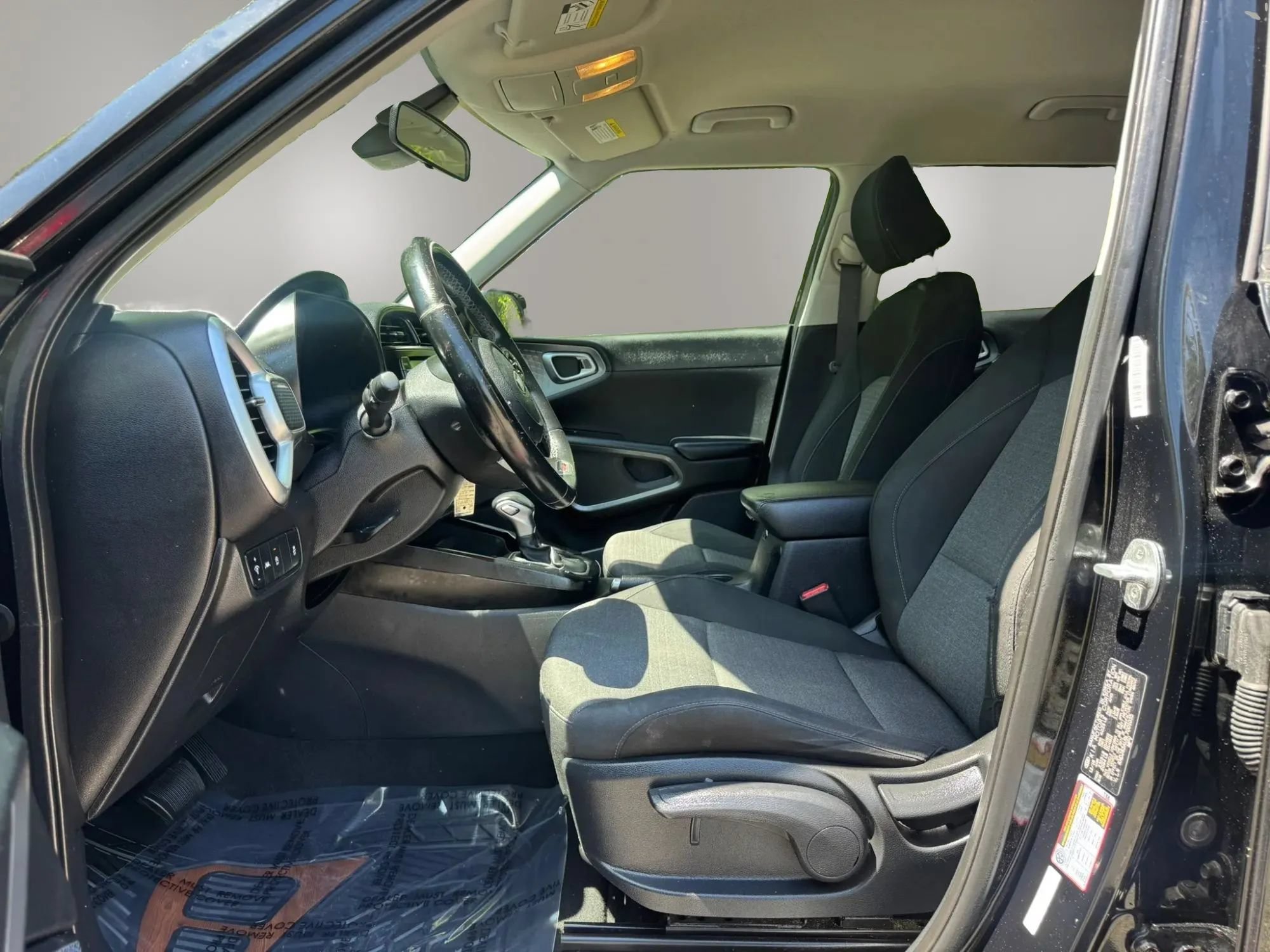 Used 2020 Kia Soul GT-Line FWD image 12