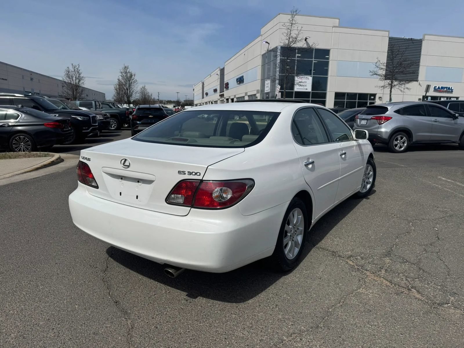 Used 2003 Lexus ES 330 w/ Premium Pkg FWD image 8