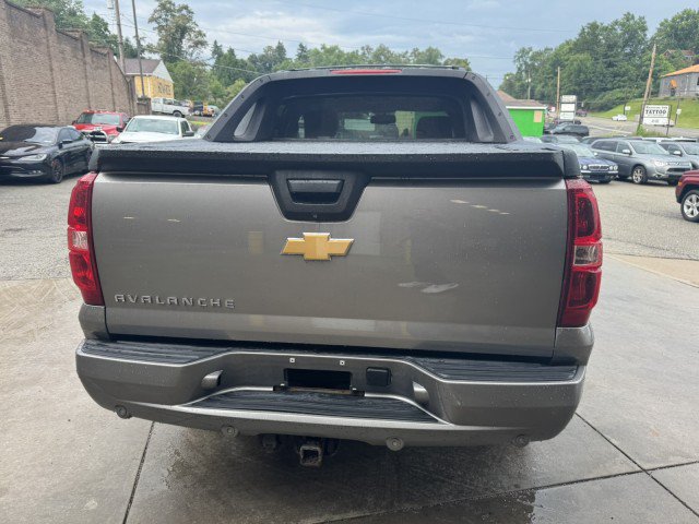 Used 2012 Chevrolet Avalanche LT w/ Suspension Package, Off-Road AWD/4WD image 4