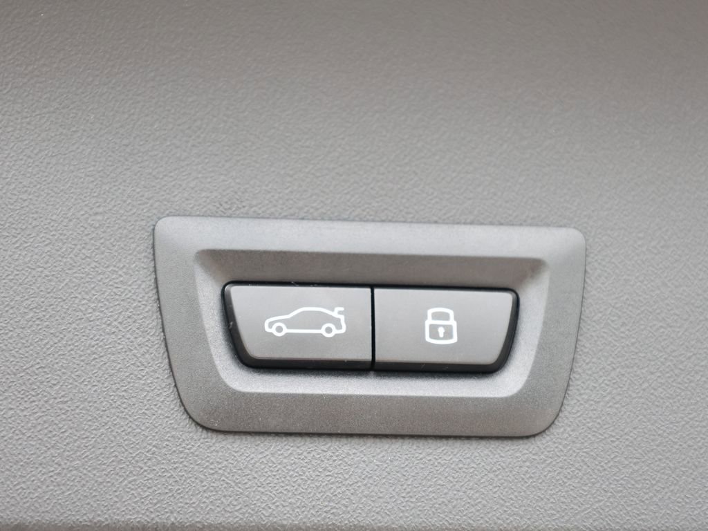 Used 2025 BMW X3 xDrive30i image 9