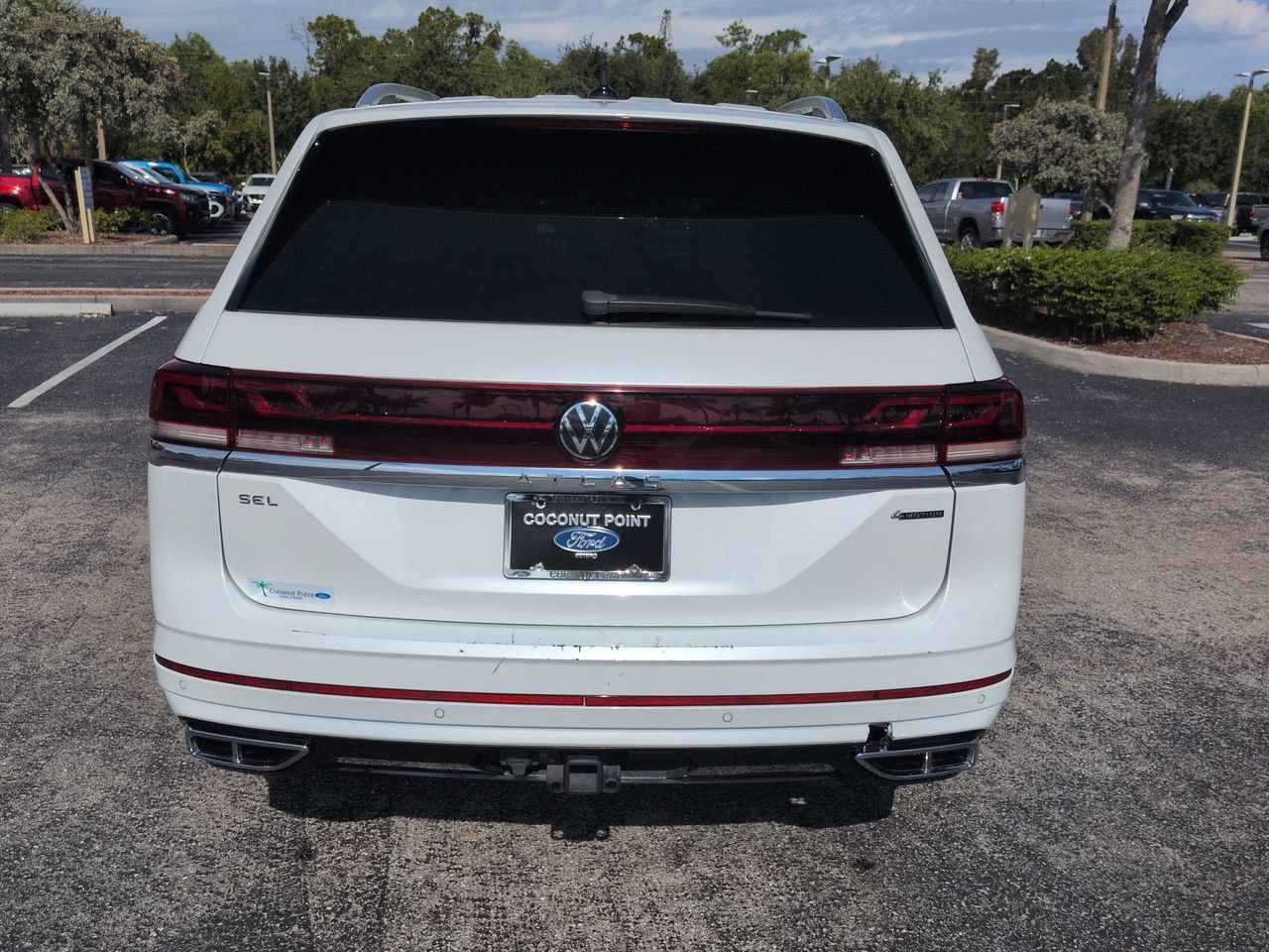 Used 2024 Volkswagen Atlas SEL Premium R-Line AWD/4WD image 5